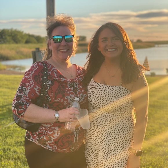 Meet your Posher, Erin - Picture 2 of 4